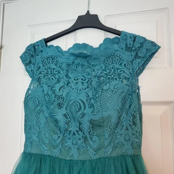 Exquisite Elegance Chi Chi London Lace Dress Size 12 - Picture 3 of 9